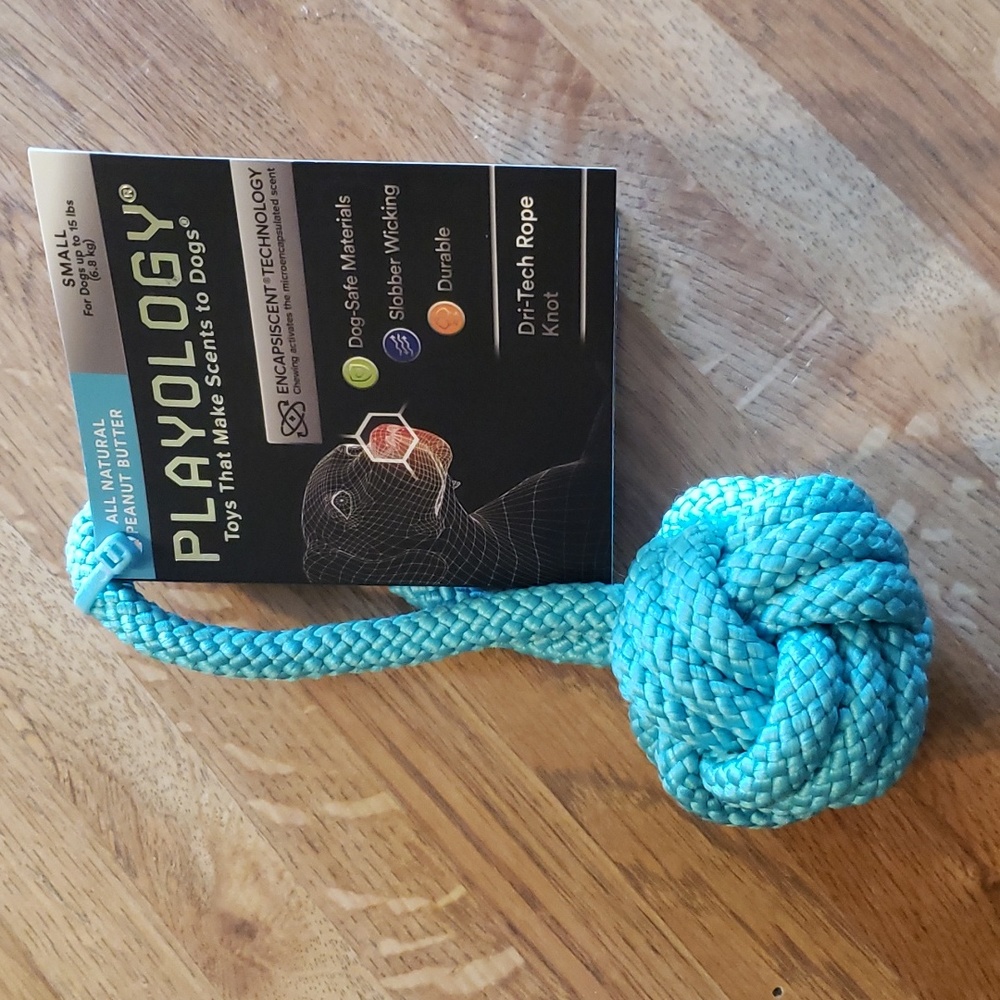 Playology BlueTri Tech Rope Knot Toys that make scents to dogs Peanut Butter nwt